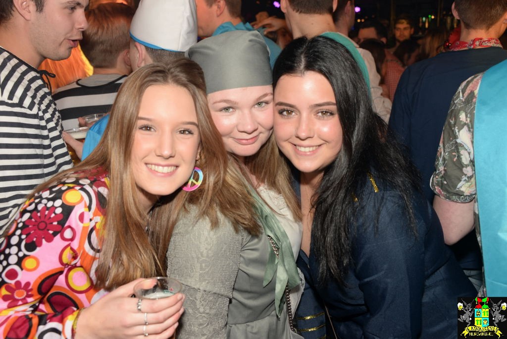 ../Images/Carnavals vrijdagavond in VdG 014.jpg